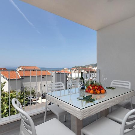 Apartments Strada Tucepi Luaran gambar