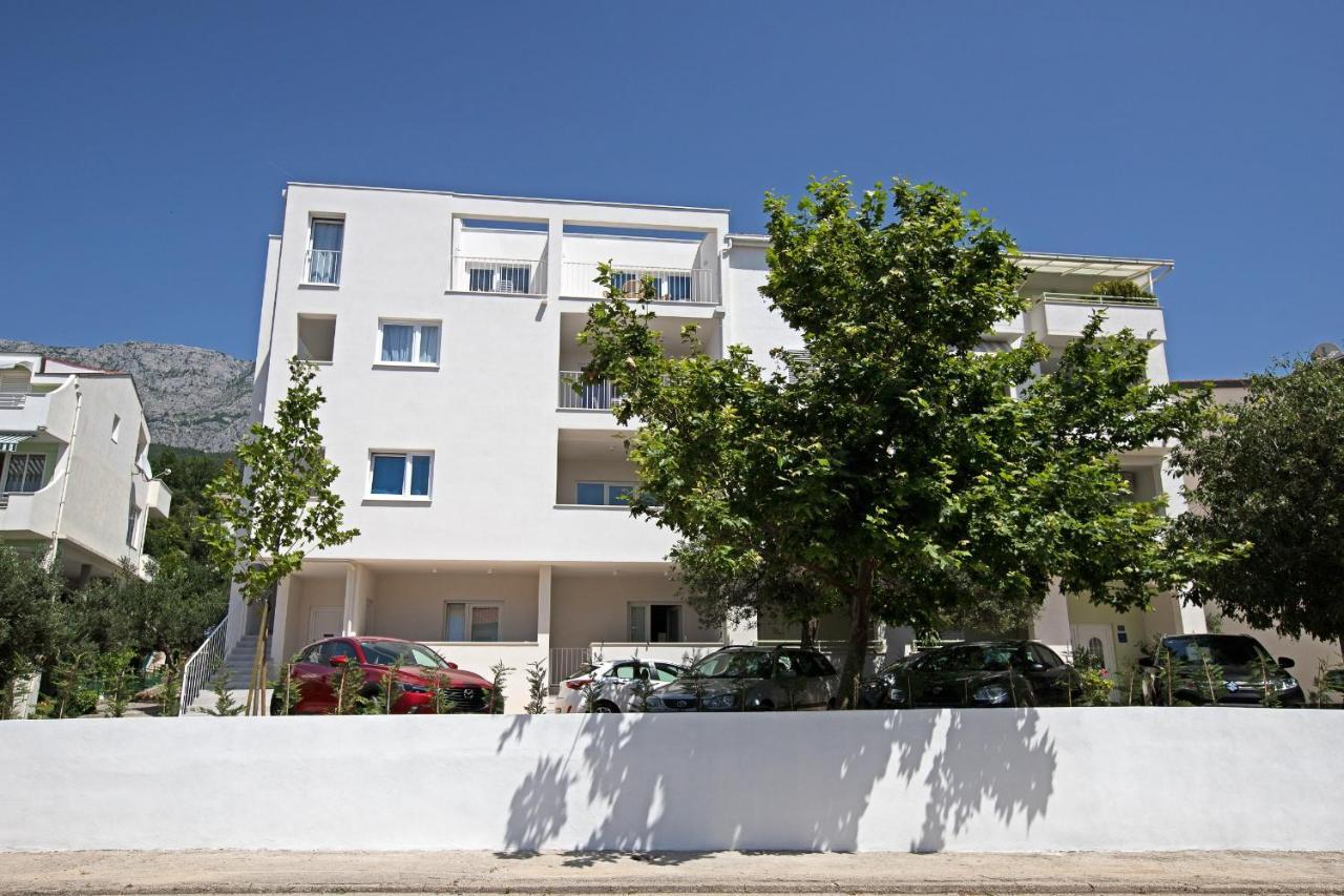 Apartments Strada Tucepi Luaran gambar