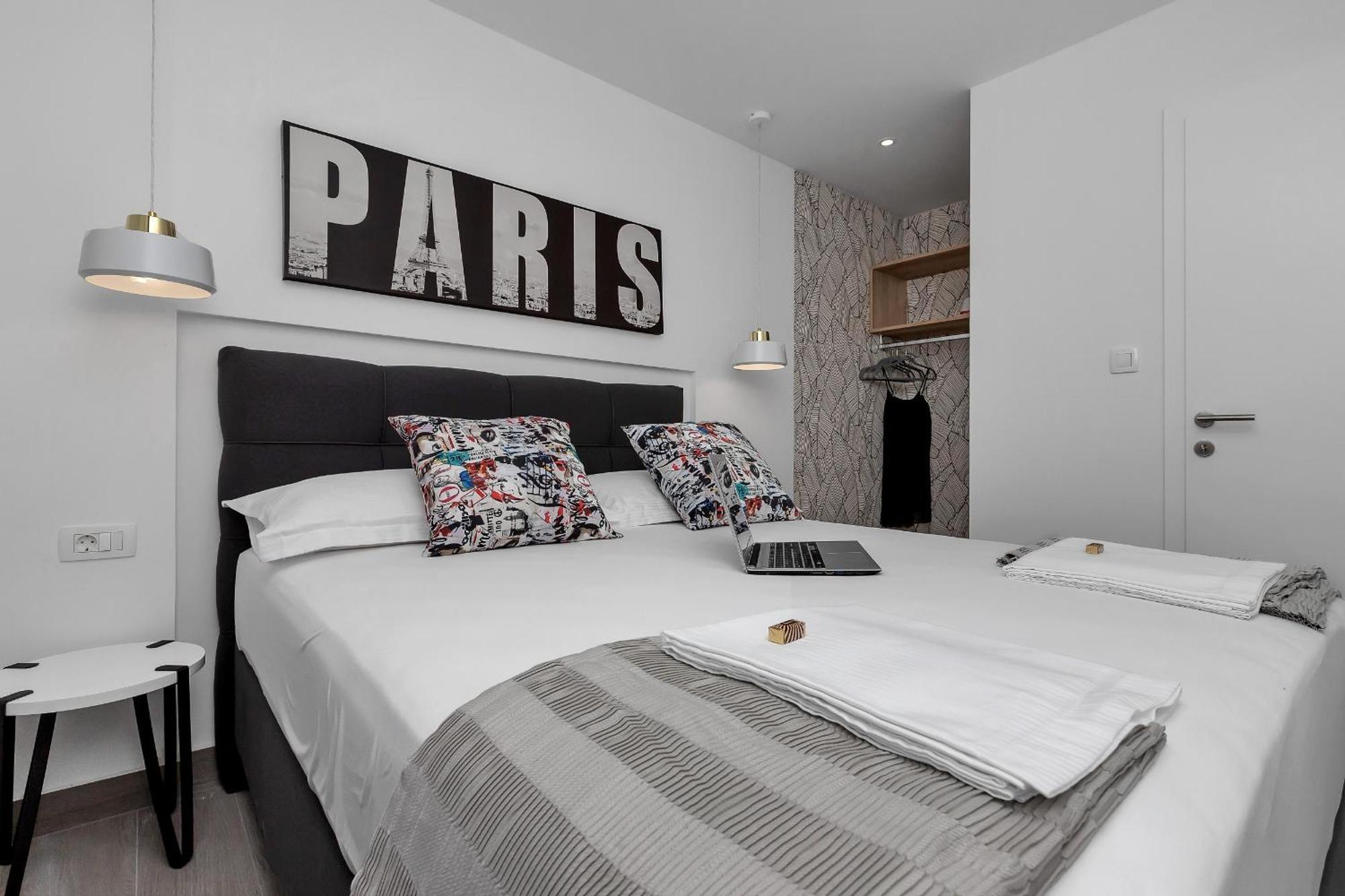 Apartments Strada Tucepi Bilik gambar