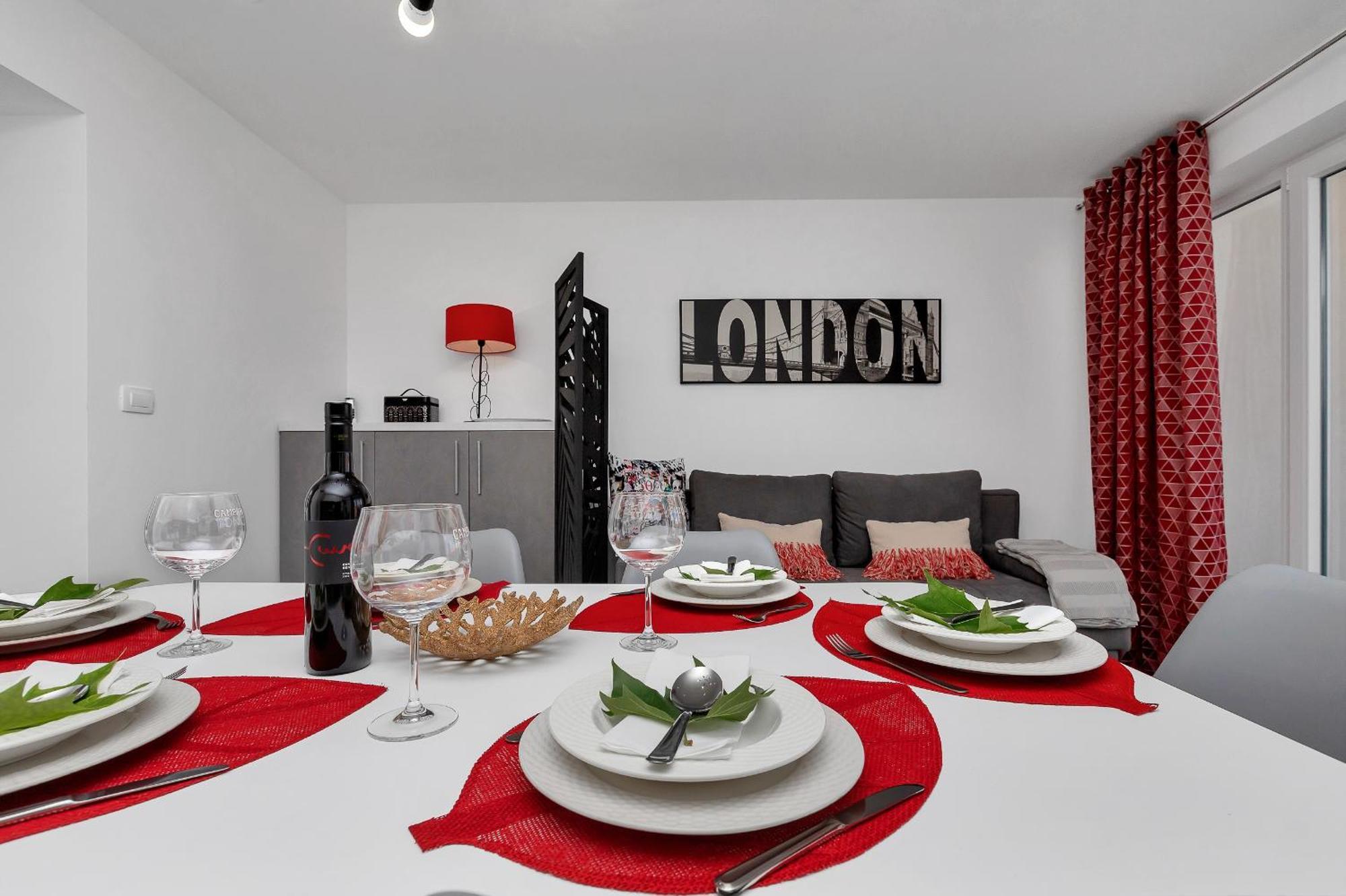 Apartments Strada Tucepi Luaran gambar