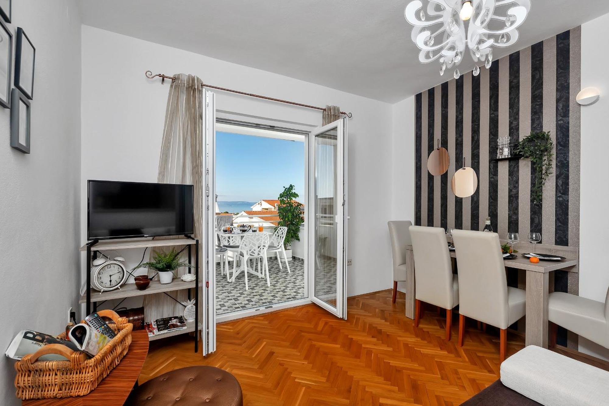 Apartments Strada Tucepi Bilik gambar