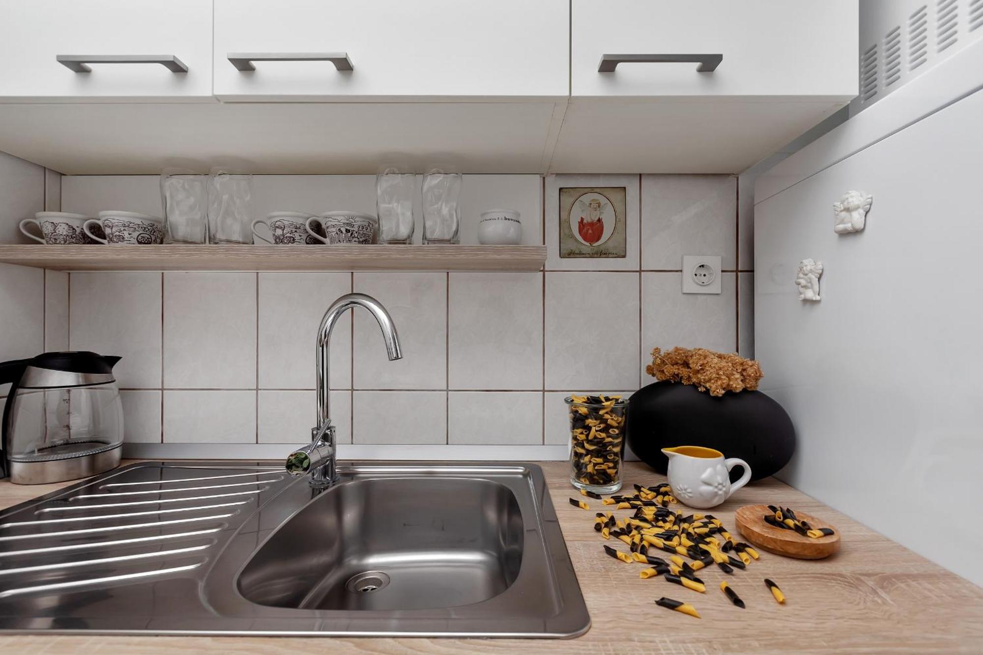 Apartments Strada Tucepi Bilik gambar