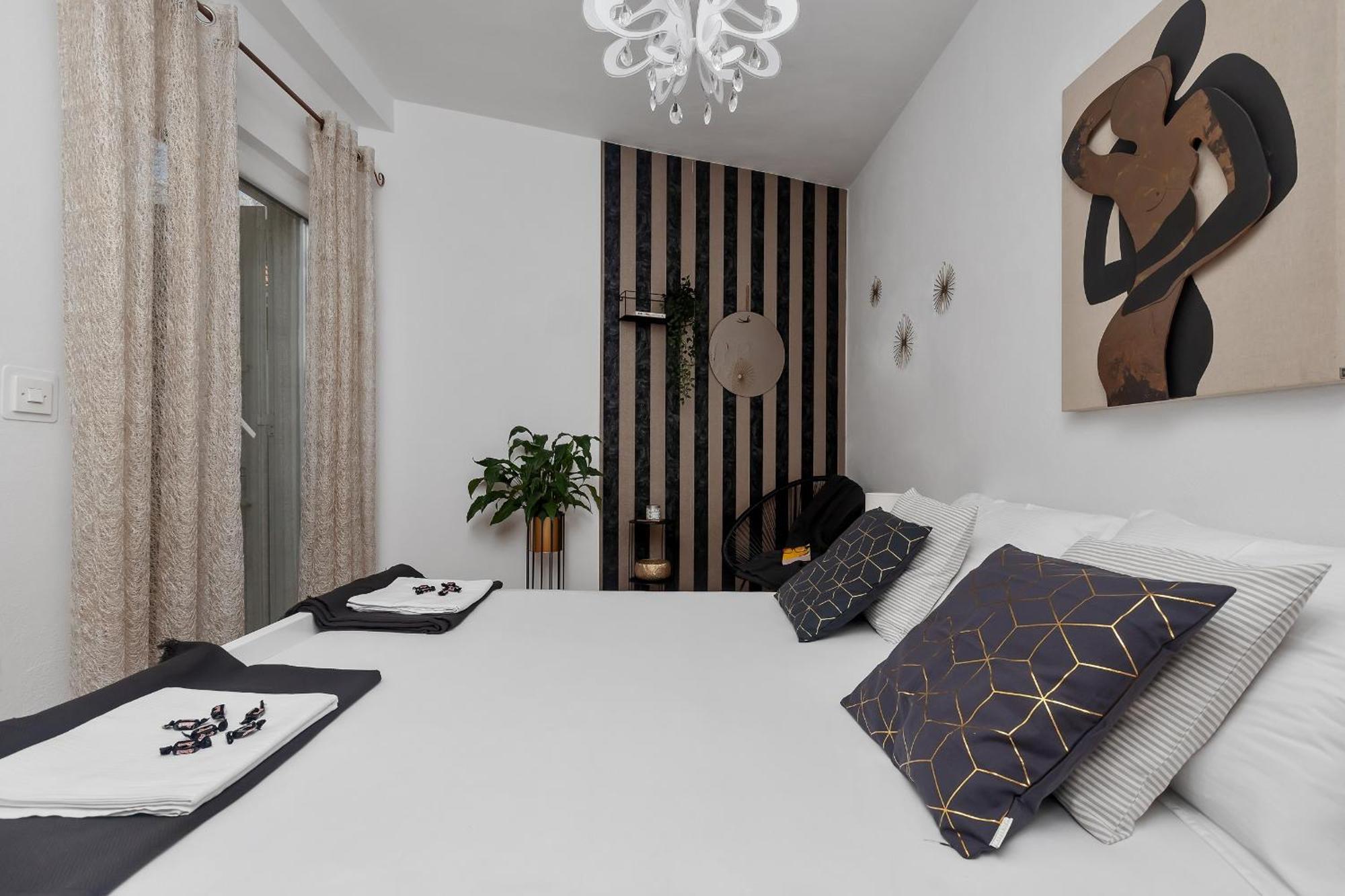 Apartments Strada Tucepi Bilik gambar