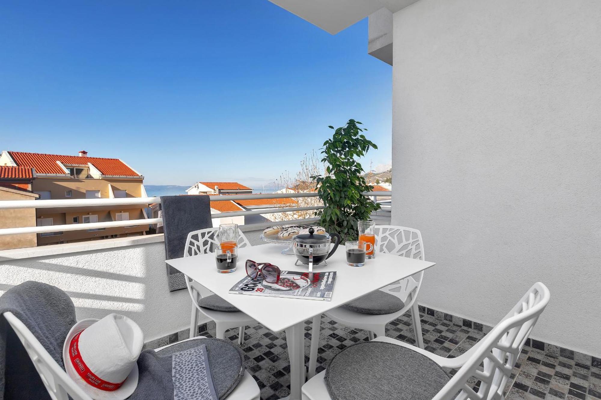 Apartments Strada Tucepi Bilik gambar