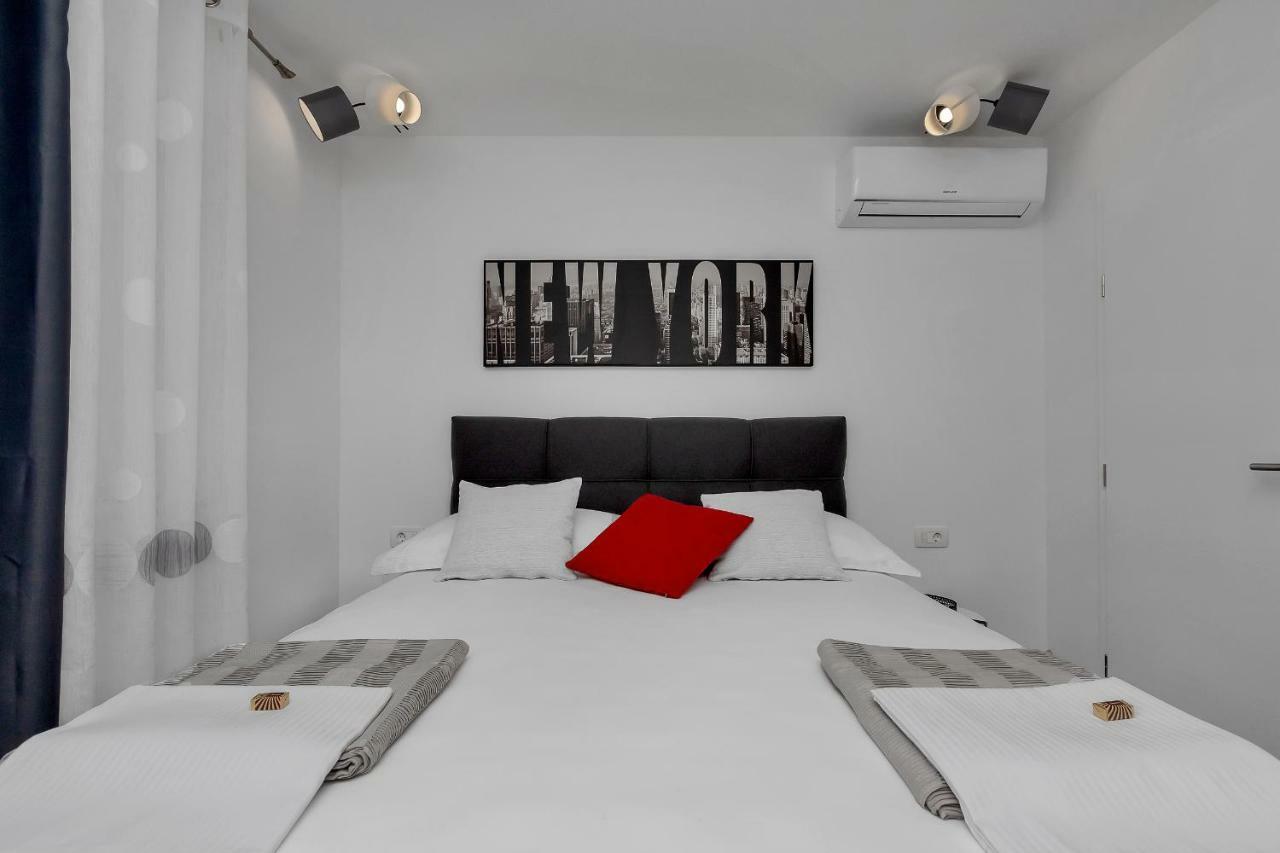 Apartments Strada Tucepi Luaran gambar