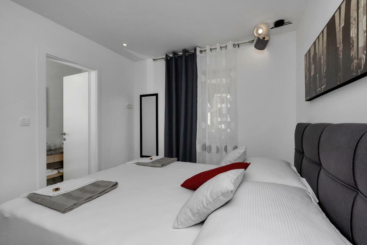 Apartments Strada Tucepi Luaran gambar
