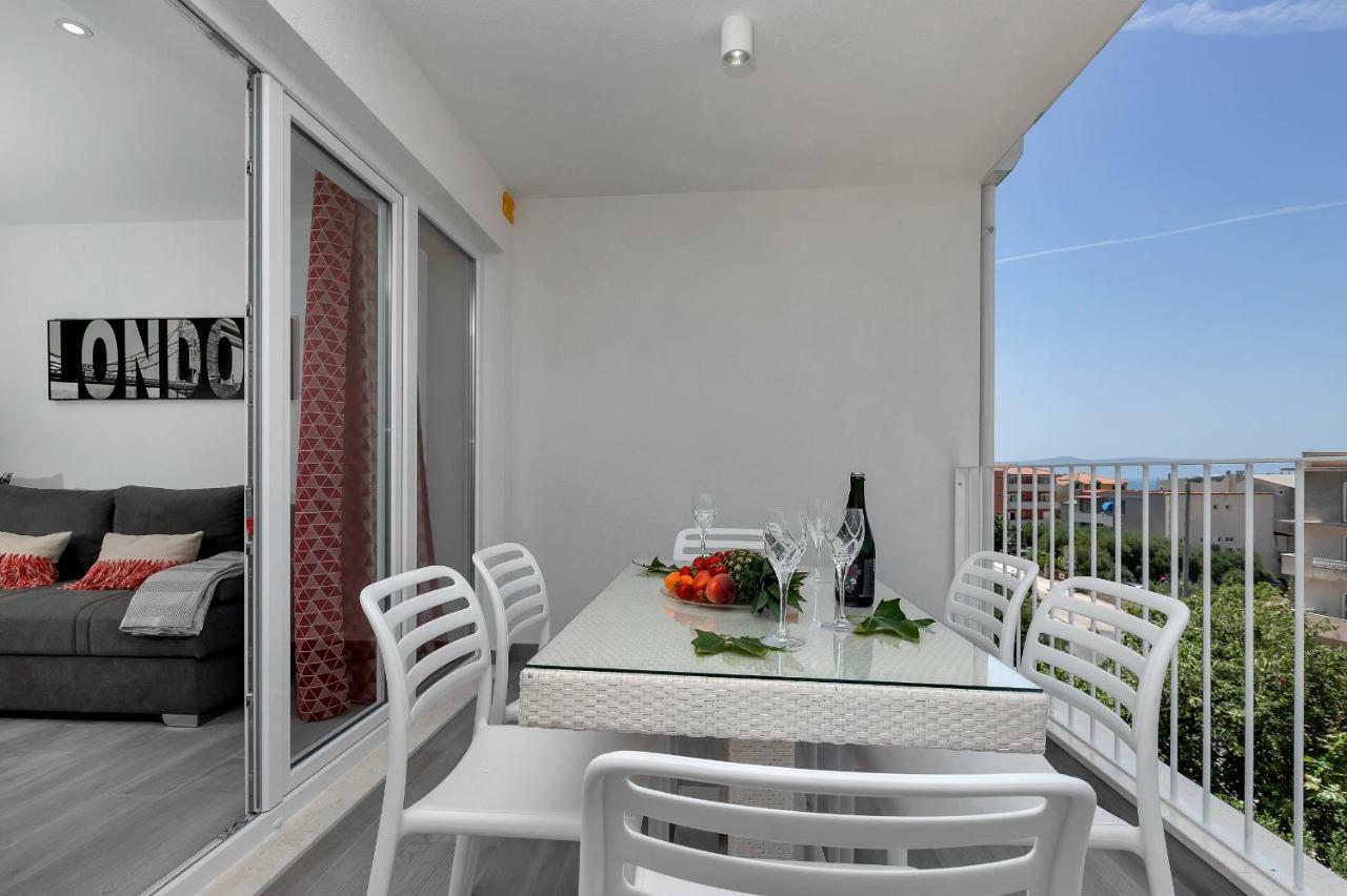 Apartments Strada Tucepi Luaran gambar